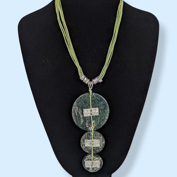 (2/$20) Green Acrylic Pendant Necklace - Picture 2 of 6